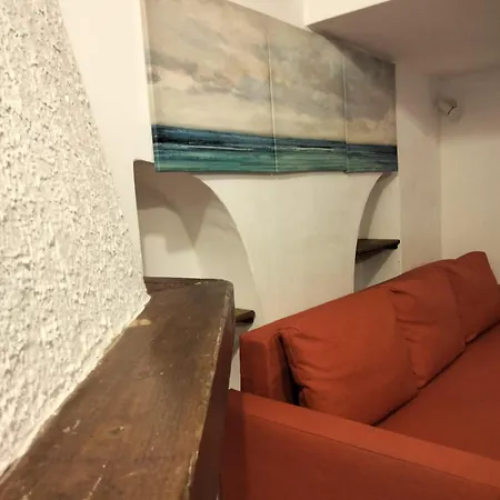 Daire Monolocale Con Veranda E Giardino A